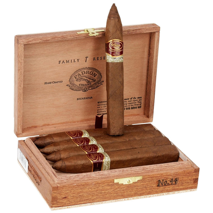 Padron 1926 Family Reserve No. 44 Natural